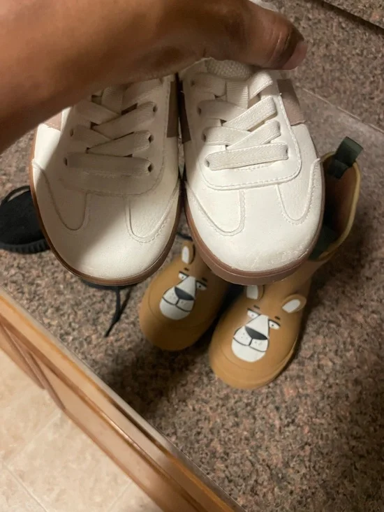 Lot of H&M toddler shoes and toddler rainboot - Picture 9 of 9